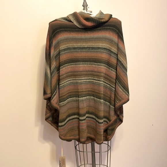 Women’s Sweater Poncho Multi-Colored Medium Fashion Concepts - Picture 2 of 9